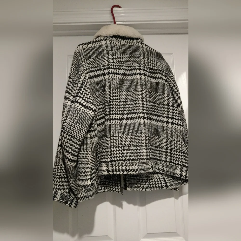 JustFab Jacket - Picture 5 of 7